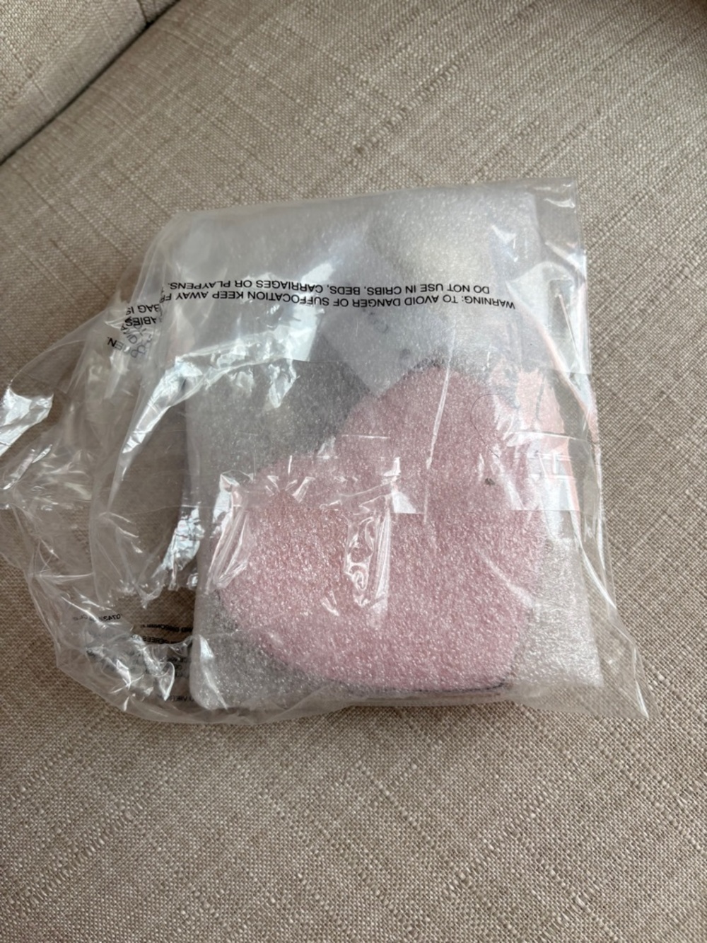 Coach Powder Pink Heart Bag Charm
In Signature Canvas - Picture 3 of 4